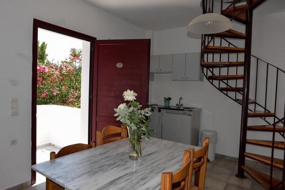 Eva Suites & Apartments Agia Marina Dış mekan fotoğraf